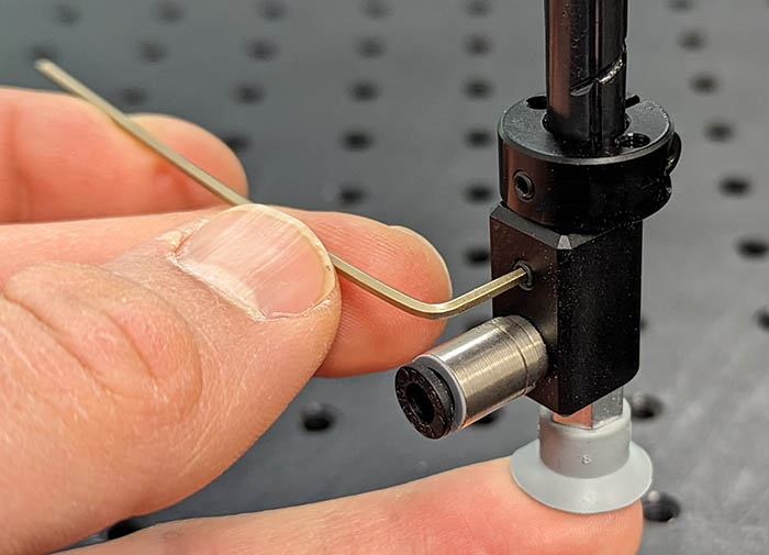 (a) Installing the suction cup holder